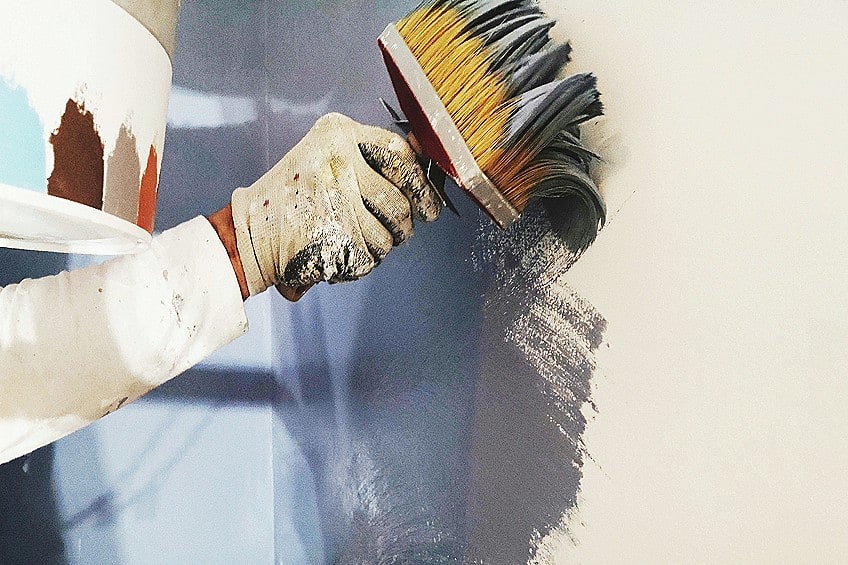 Why Oil-Based Paint is a Better Option for Wood Than Latex Paint - M&E  Painting