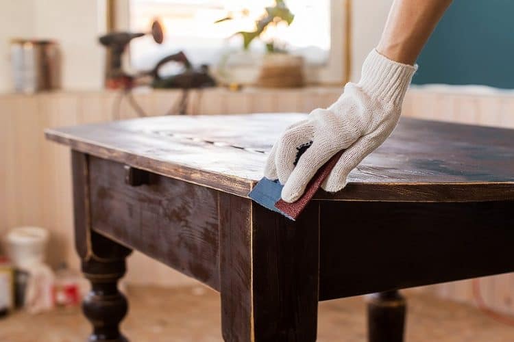 How Many Coats of Polyurethane Do I Need? How to Apply Polyurethane