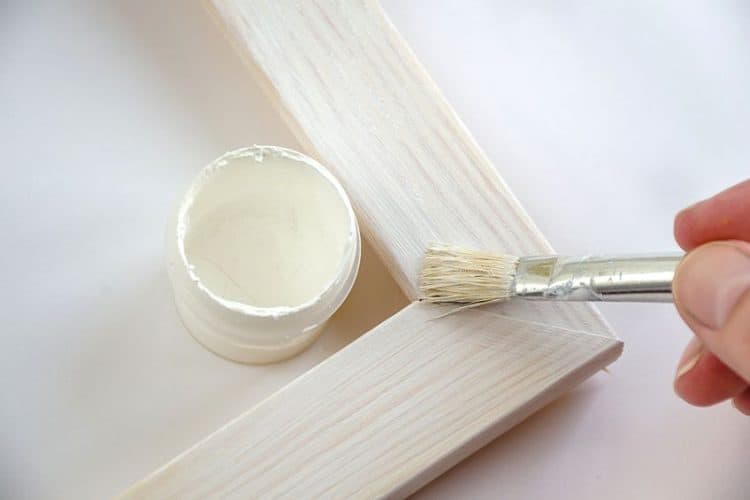 How to Whitewash Wood - Different White Wash Techniques