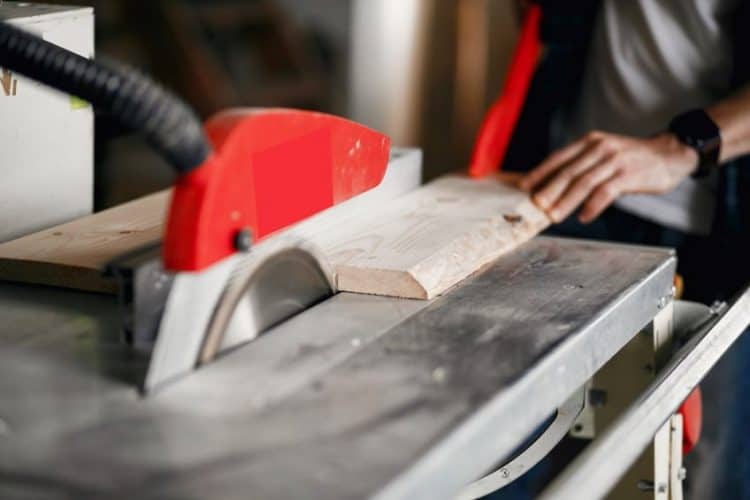 How to Use a Table Saw First Steps you Need to Know