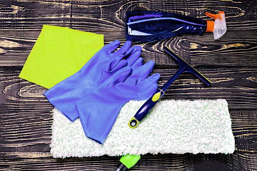 Equipment for Acrylic Paint Cleaning