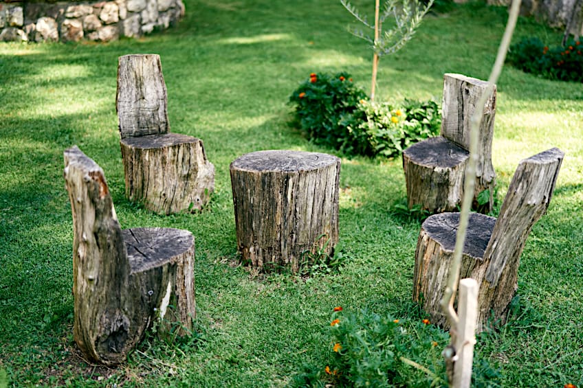 Tree Stump Table and Chairs Idea